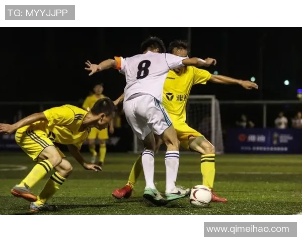 徐州鏖战南通巅峰对决激情上演两地劲旅争锋决胜绿茵赛场