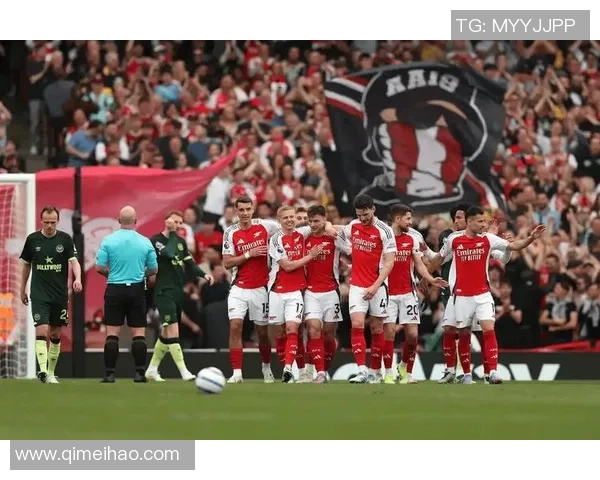 曼城与利物浦激战正酣 双方主帅解析对决背后的战术博弈 曼城与利物浦激战正酣 双方主帅解析对决背后的战术博弈