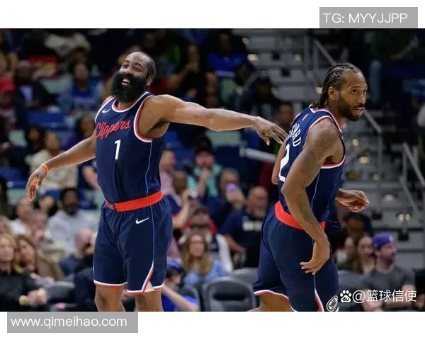 科怀伦纳德率领球队攻防兼备展现统治力引领新赛季风潮 科怀伦纳德率领球队攻防兼备展现统治力引领新赛季风潮