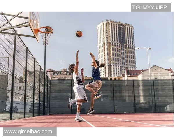 篮球点燃青春激情凝聚团队力量展现运动之美与拼搏精神